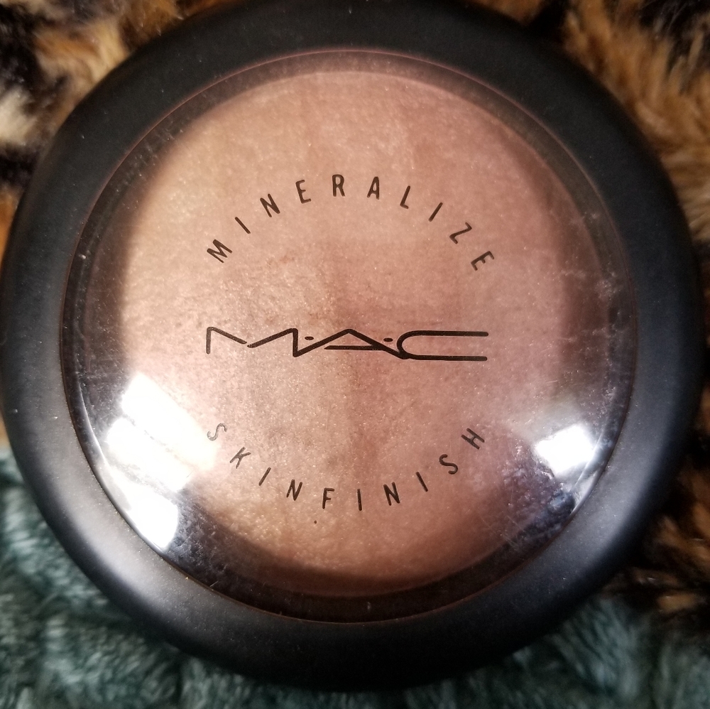 MAC Cosmetics Mineralize Skinfinish - Redhead (LE)
